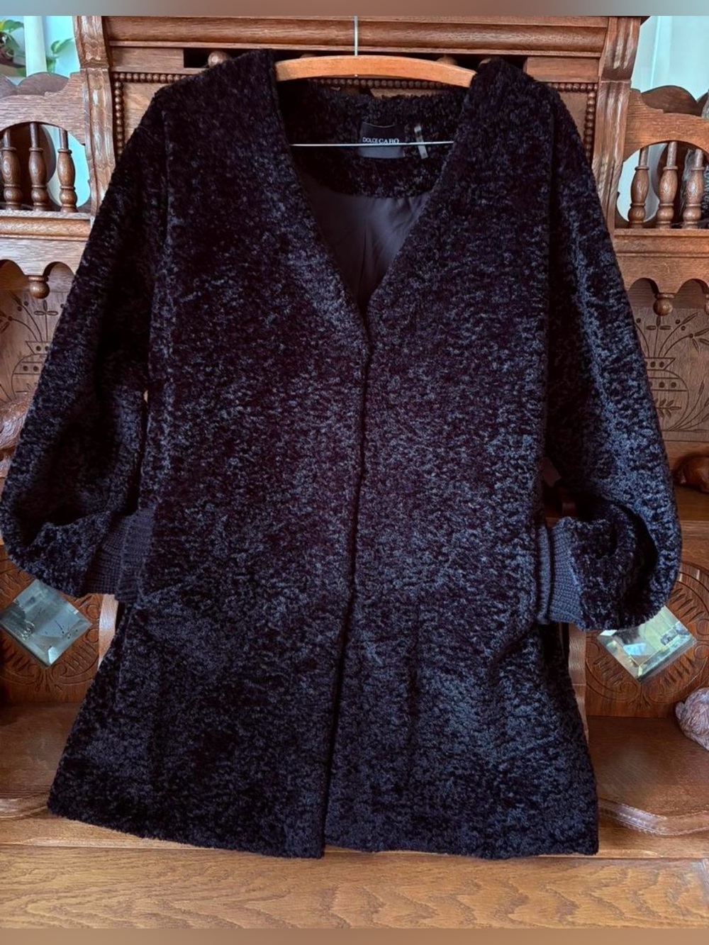 Luxuriously soft Dolce Cabo faux fur coat
